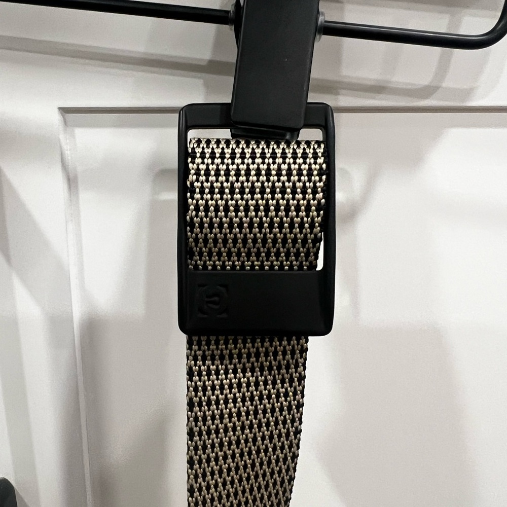 Lululemon Black and Tan Belt